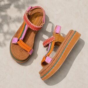 FARM RIO Artisanal Flatform Raffia Velcro Sandal